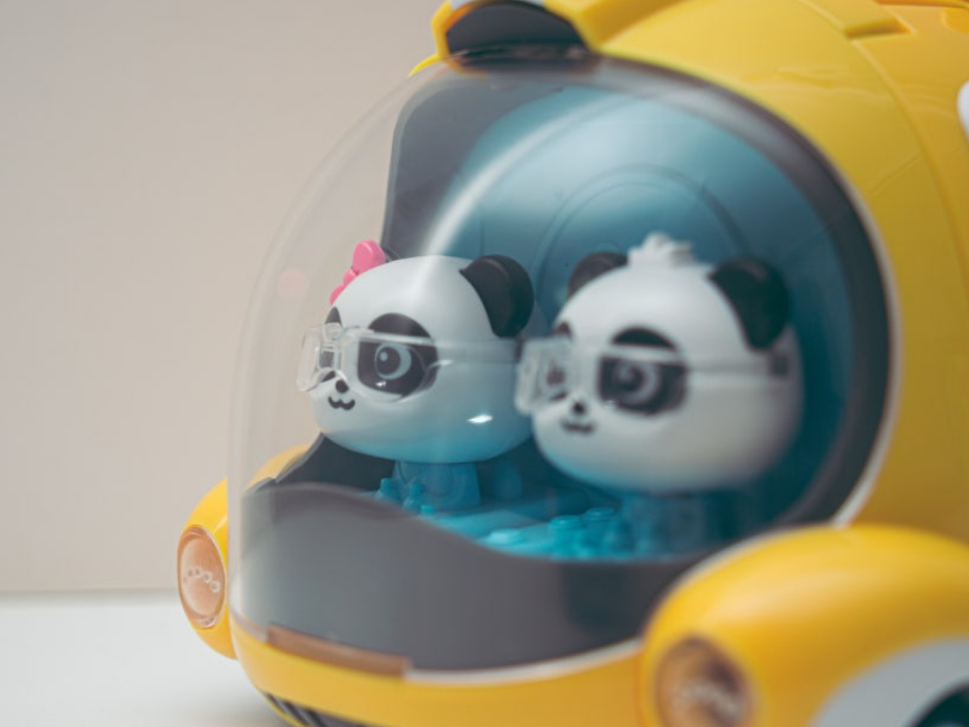 BabyBus Panda Transforming Yellow Bus Mini Car Pullback Academy