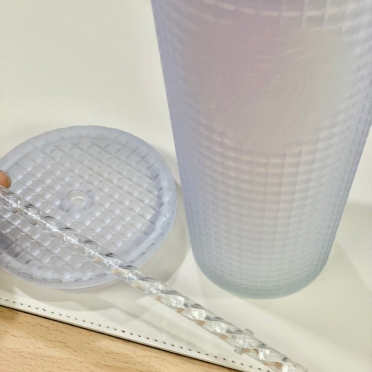 Starbucks Korea Limited * 22 Soft White Grid Cold Cup 709 ml 2022 Summer 24 oz