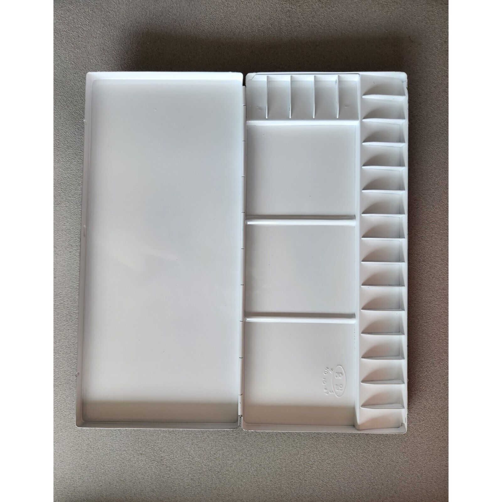HEUNG IL Aluminum Watercolor Palette 20 Well AL 420 No.420 Metal 303 x 137 mm